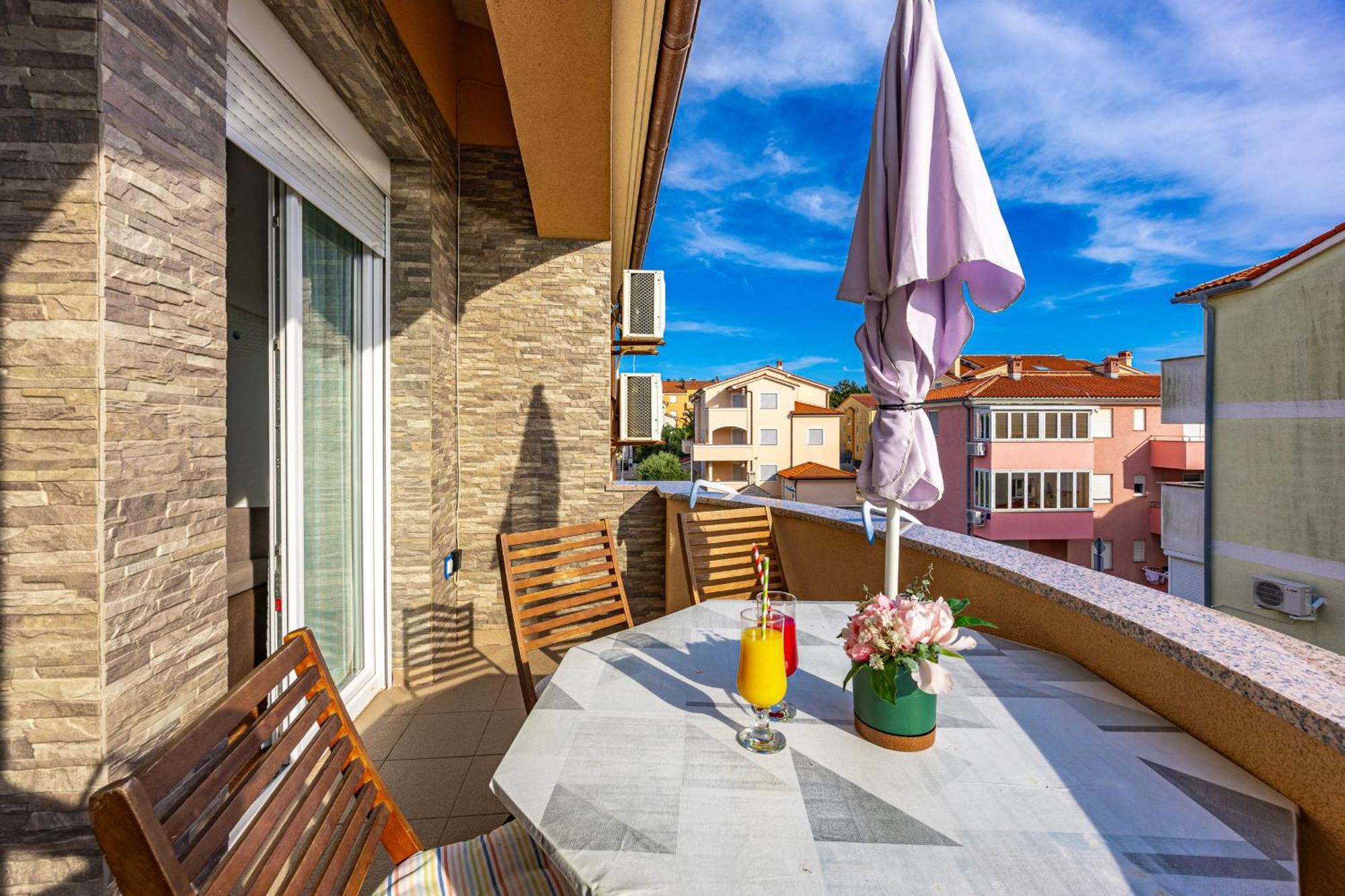 Apartments Mijic Medulin Buitenkant foto